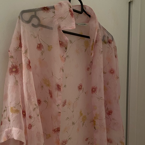 Sheer pink floral button up - Picture 2 of 4